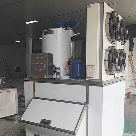 3吨不锈钢片冰机交付福建漳州某食品厂