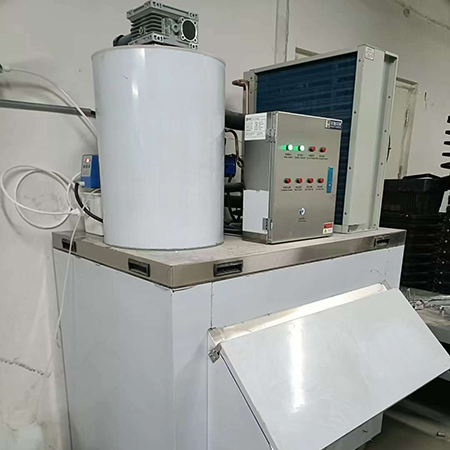 1吨片冰机交付北京某生鲜超市