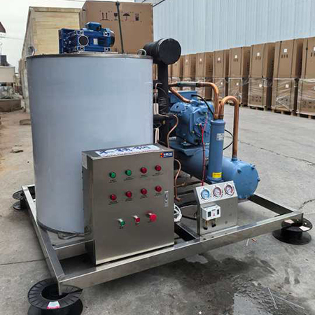 1台5吨片冰机和30台500公斤片冰机出口印尼