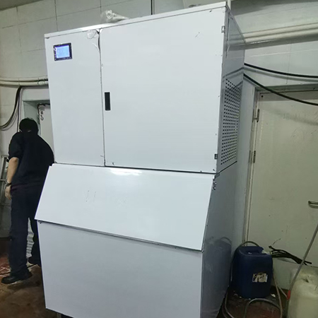 1吨纯雪花制冰机交付广东惠州某海鲜店