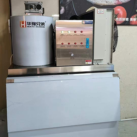 500公斤片冰机交付广东东莞某大型超市