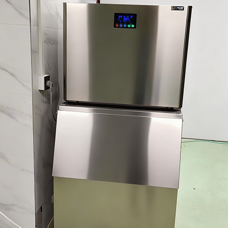 300公斤商用制冰机交付河南郑州某餐饮店