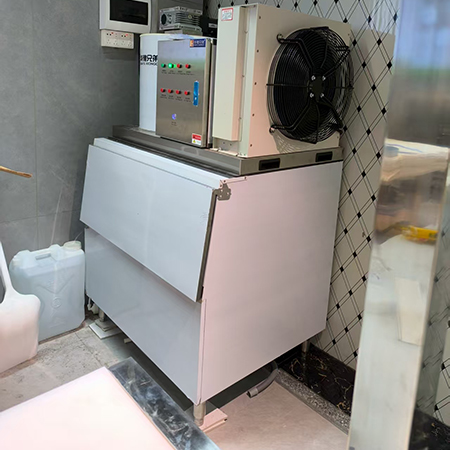 500公斤片冰机交付广东中山某超市